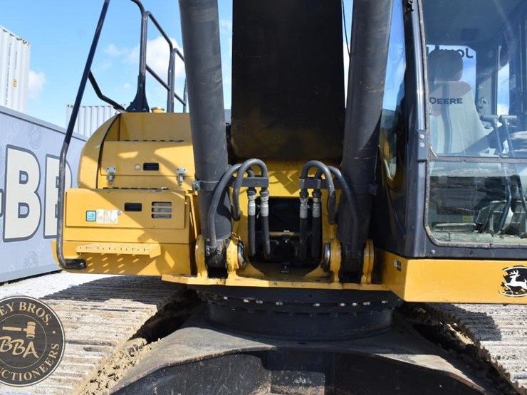 deere-380g-lc-image-15