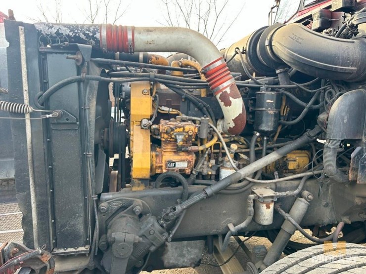 peterbilt-377-image-15