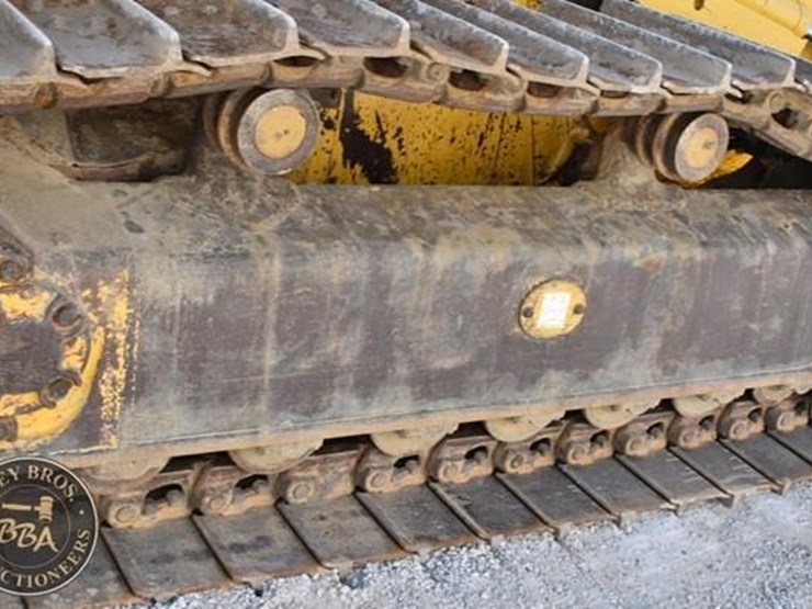 komatsu-d61exi-23-image-23