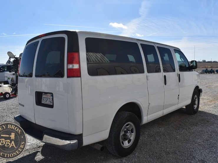 2019-chevrolet-express-2500-image-5