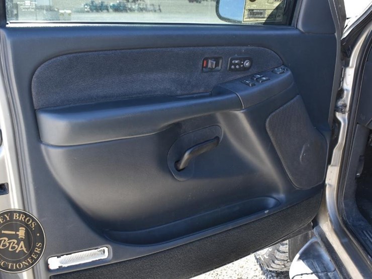 chevrolet-silverado-1500-image-15