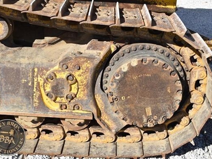 komatsu-d61exi-23-image-10