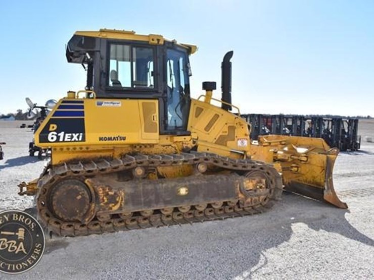 komatsu-d61exi-23-image-6