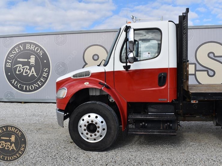 freightliner-business-class-m2-106-image-13