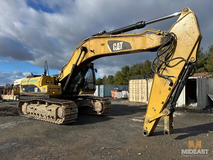 caterpillar-330d-image-11