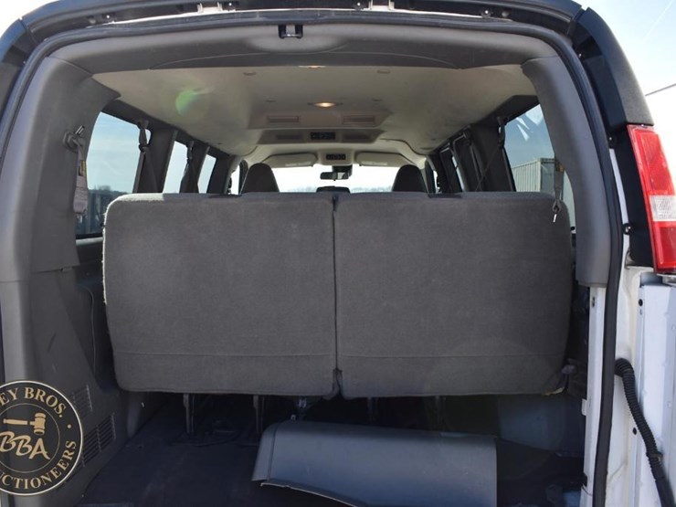 2019-chevrolet-express-2500-image-33