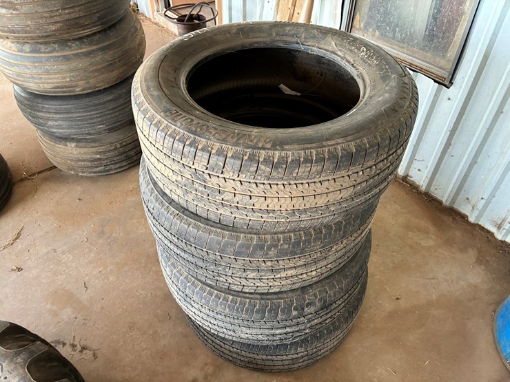 #17158-•-4-275/60r20-implement-tires-image-1