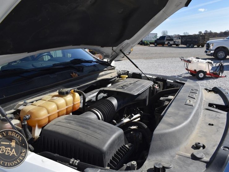 2021-ram-1500-laramie-image-40