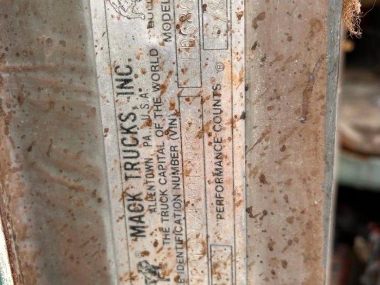 1985-mack-rd686s-image-25