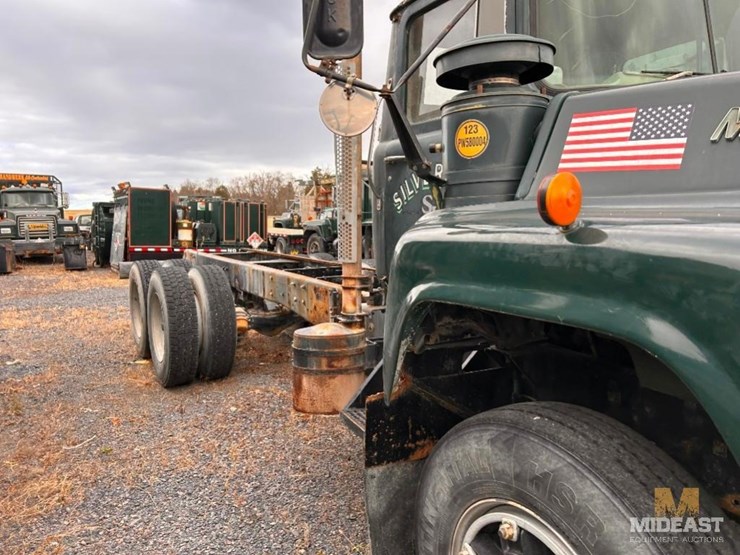 1975-dm685s-cab-and-chassis-truck,-aged-out.-image-4