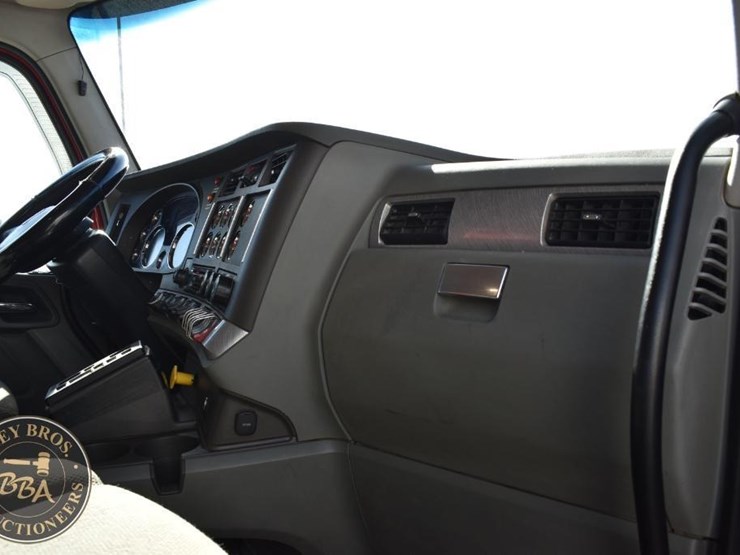 kenworth-t880-image-38