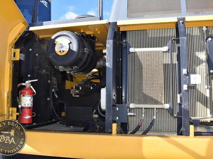 deere-380g-lc-image-17