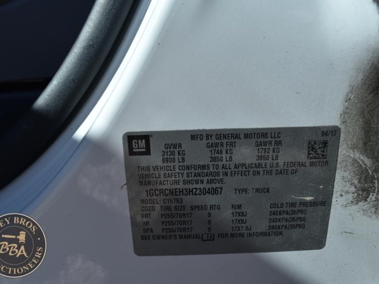 2017-chevrolet-silverado-1500-image-24