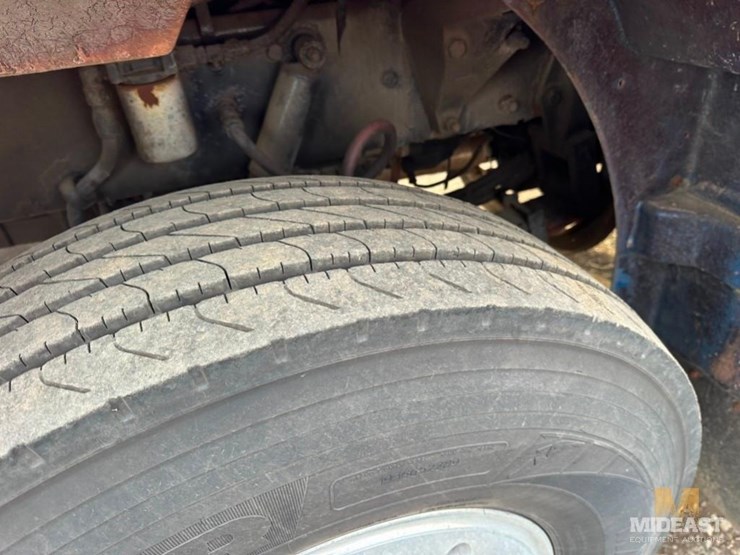 peterbilt-377-image-17