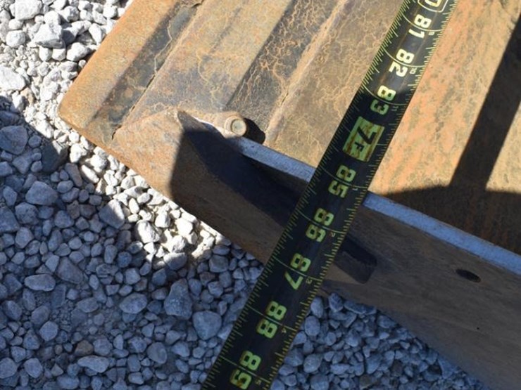 new-holland-c232-image-17