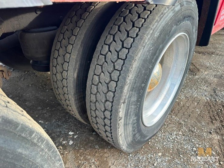 peterbilt-377-image-20