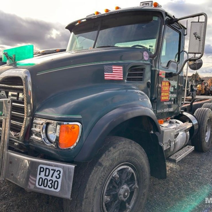 2002 Mack CV713 Granite Triaxle Truck