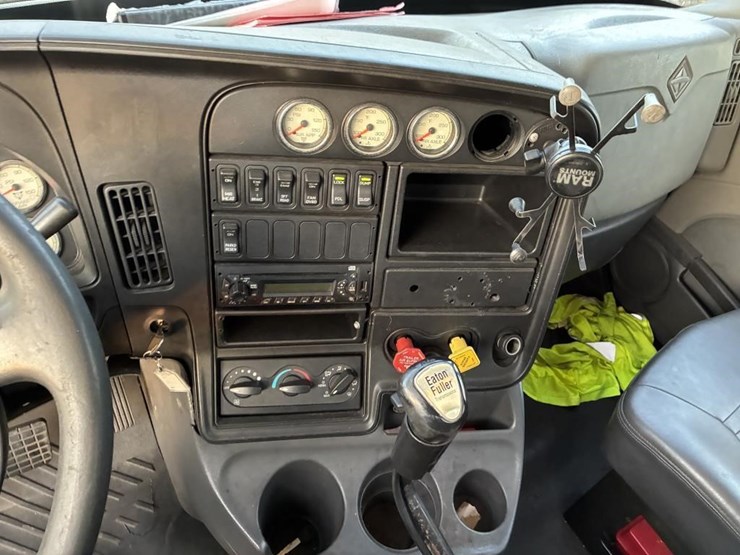 2012-international-prostar-image-9