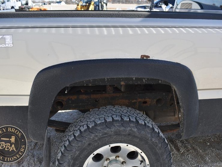 chevrolet-silverado-1500-image-12