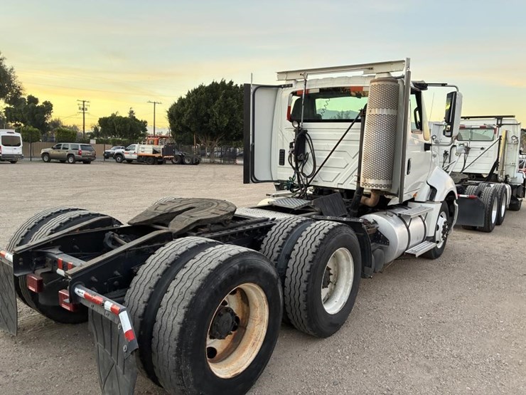 2013-international-prostar-image-3