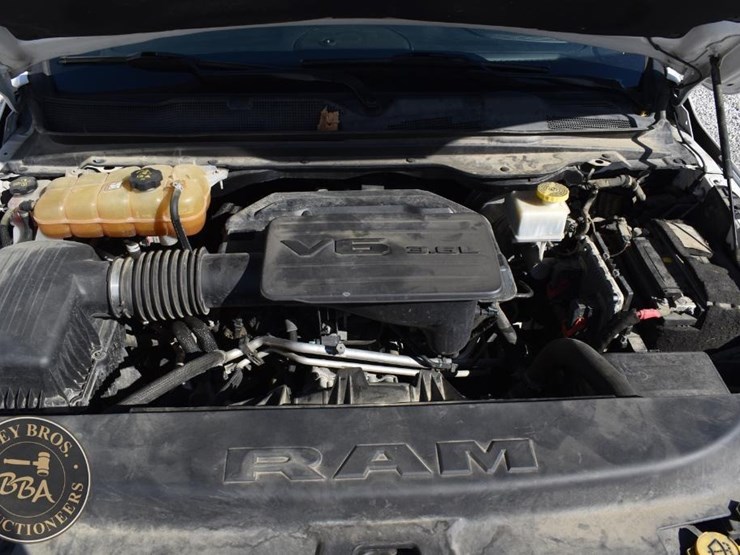 2021-ram-1500-laramie-image-41