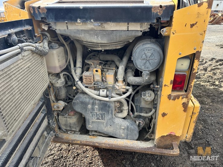 caterpillar-246d-image-14