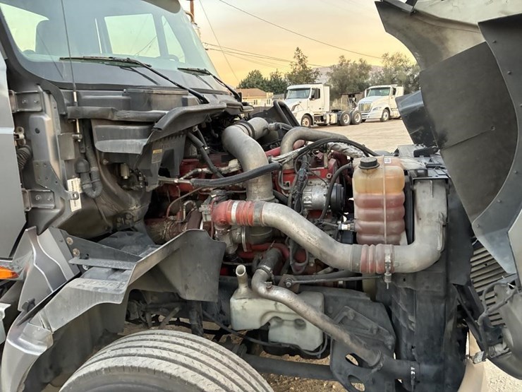 2015-international-prostar-image-7