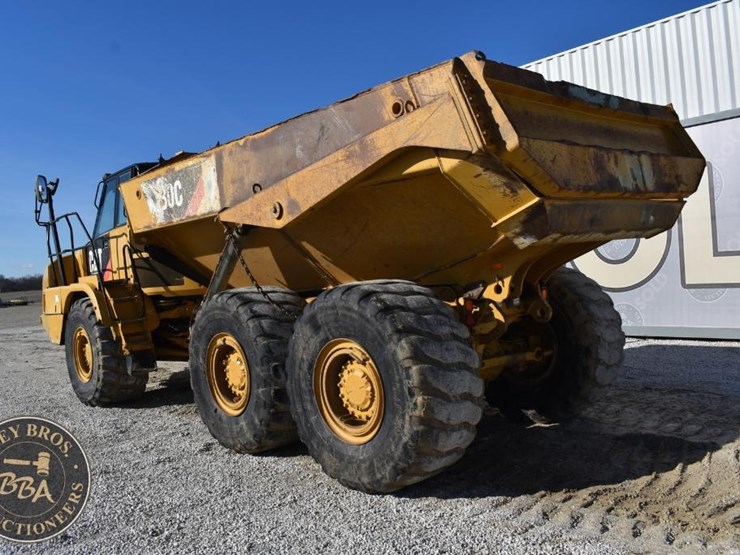 2014-caterpillar-730c-image-3