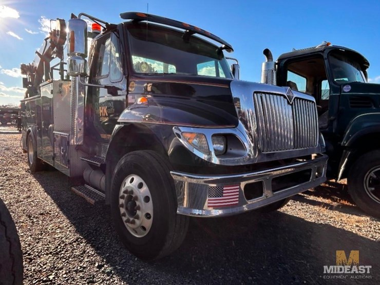 international-7400-image-7