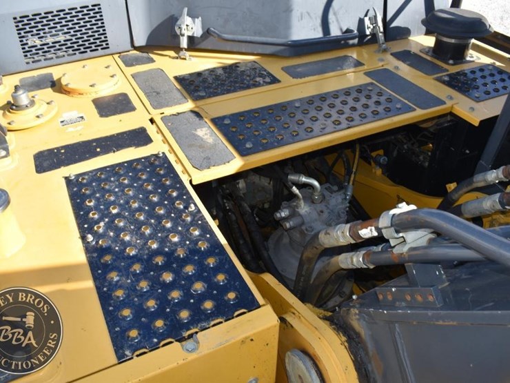 deere-380g-lc-image-49