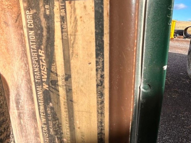 1989-international-1954-cab-and-chassis-truck-image-13