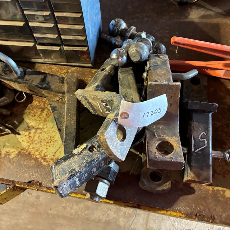 #17203 • Hitches and Balls