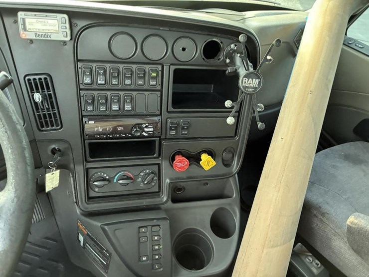 international-prostar-image-10