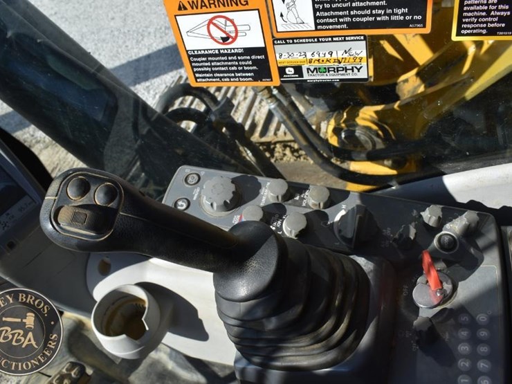 deere-380g-lc-image-65