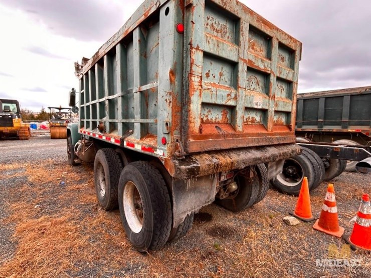 1985-mack-rd686s-image-2