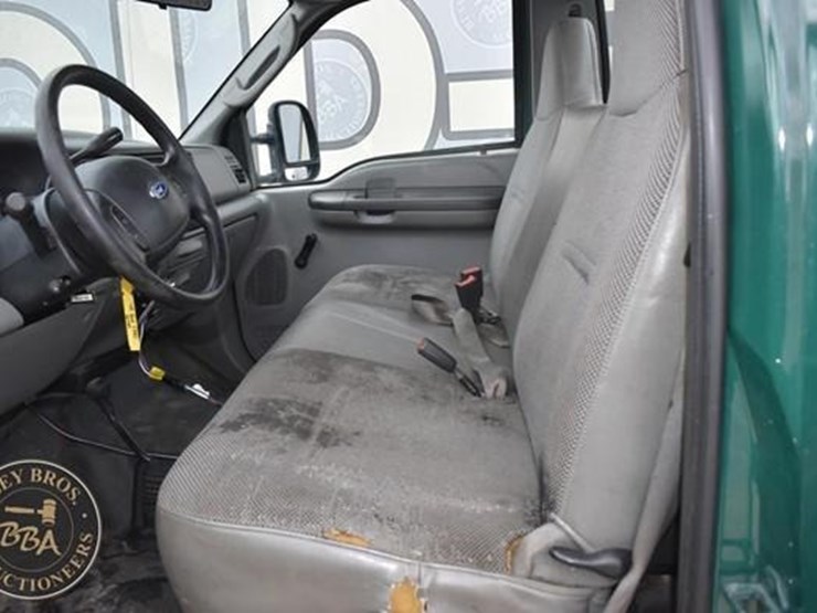 ford-f350-xl-image-37