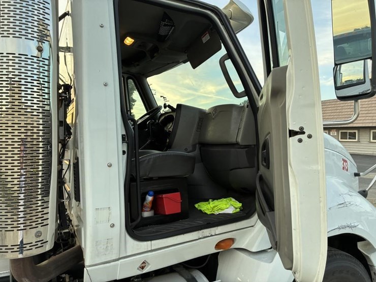 2012-international-prostar-image-7