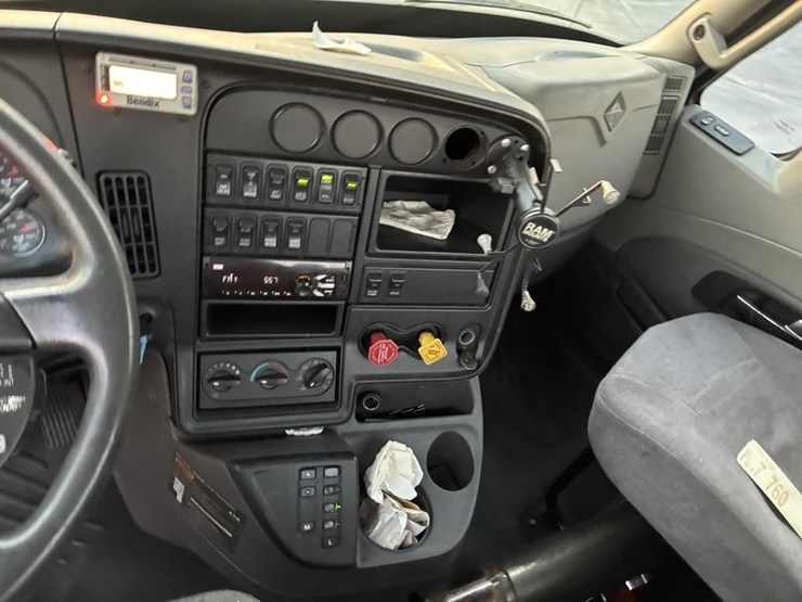 2015-international-prostar-image-10