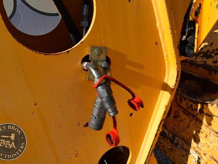 2018-jcb-512-56-image-10