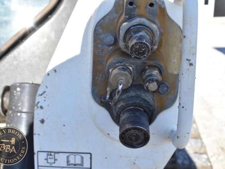 2022-bobcat-t595-image-12