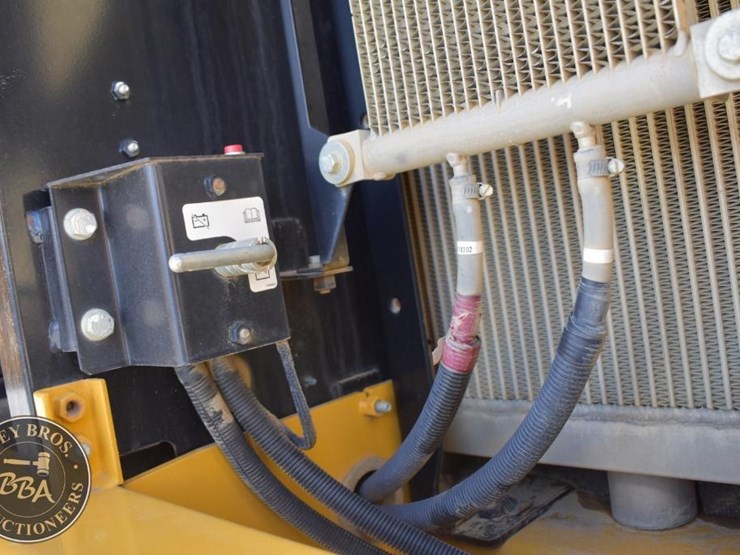 deere-380g-lc-image-18