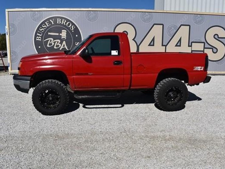 chevrolet-silverado-1500-image-2