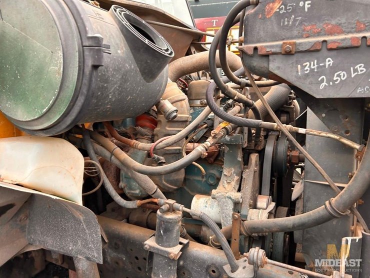 international-4900-image-13