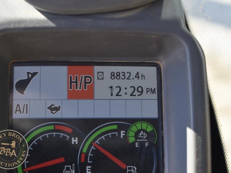 deere-380g-lc-image-64