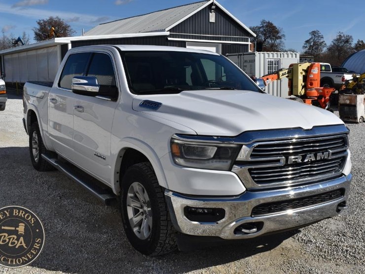 2021-ram-1500-laramie-image-7