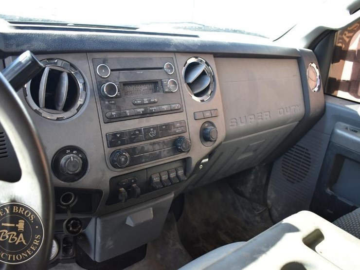 ford-f350-xlt-image-34