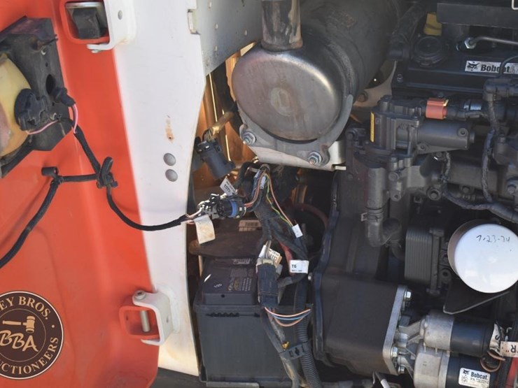 2022-bobcat-t595-image-39