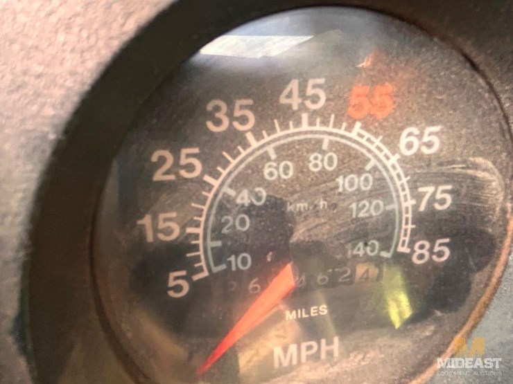 1989-international-1954-cab-and-chassis-truck-image-11