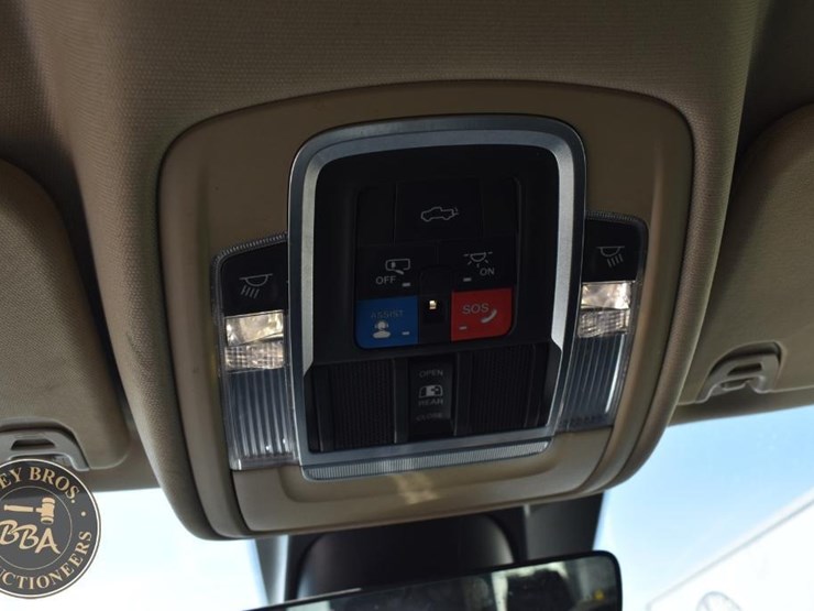 2021-ram-1500-laramie-image-27