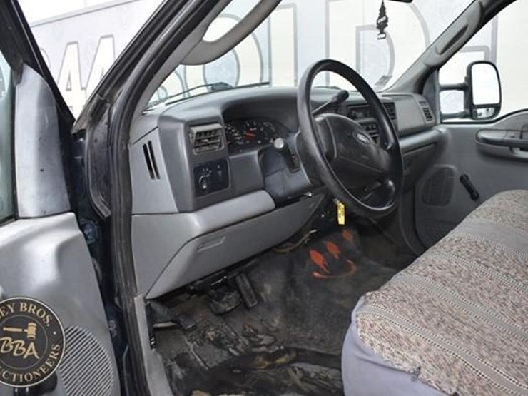 ford-f550-xl-image-31